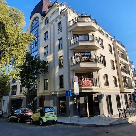 アパート Lux ヴァルナ