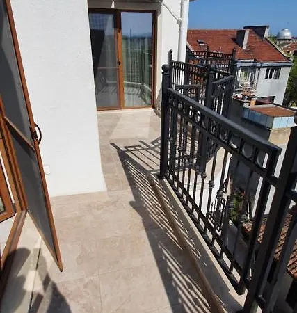 アパート Lux ヴァルナ